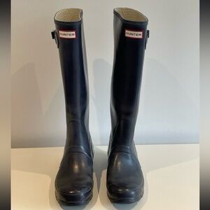 HUNTER navy boots 17 inch glossy size  7